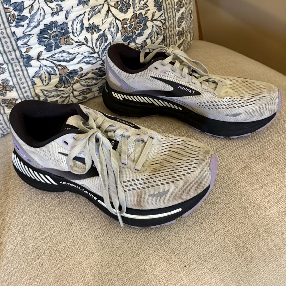Brooks Adrenaline GTS